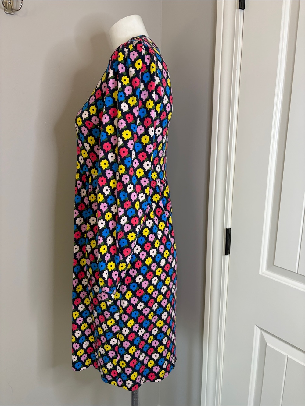 Boden Naomi Relaxed Jersey Dress Multi Pop Daisy Floral Pockets Career Sz 6 - Picture 7 of 15